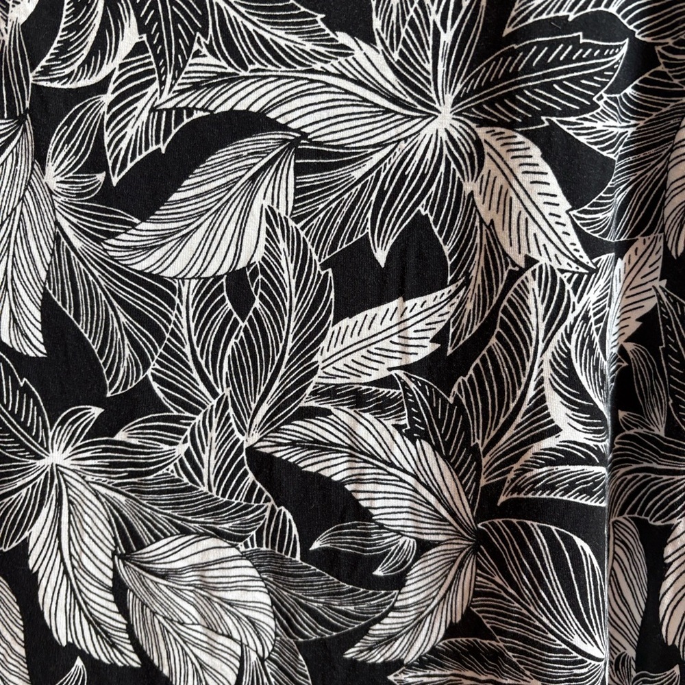 Lane Bryant Black and White Leaf Print Blouse - Picture 5 of 6